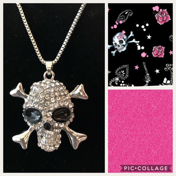 Jewelry - Skull & Cross Bones Necklace ☠️☠️☠️